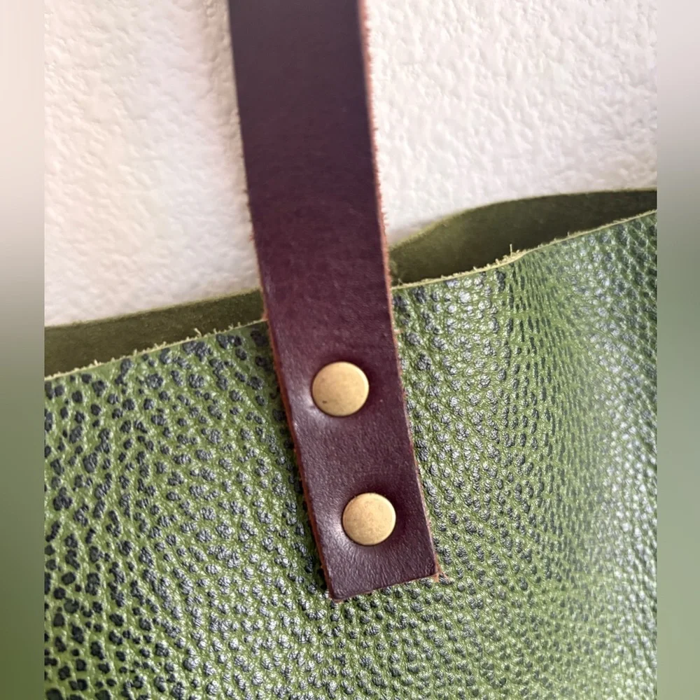 Large Tote π¦ Avocado π¦ - Picture 7 of 11